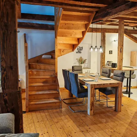 Charmante Altbau Maisonette Im Zentrum *